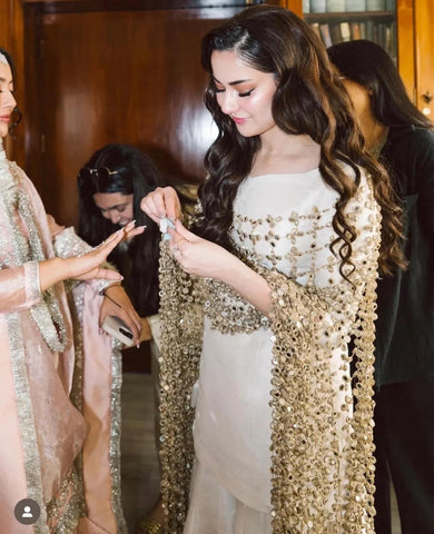 Haniya Aamir Wearning Shamoz Silk 3 Piece Unstitched
